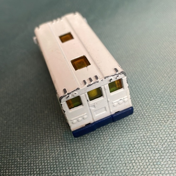 Matchbox Blues Clues Bus - Picture 7 of 7